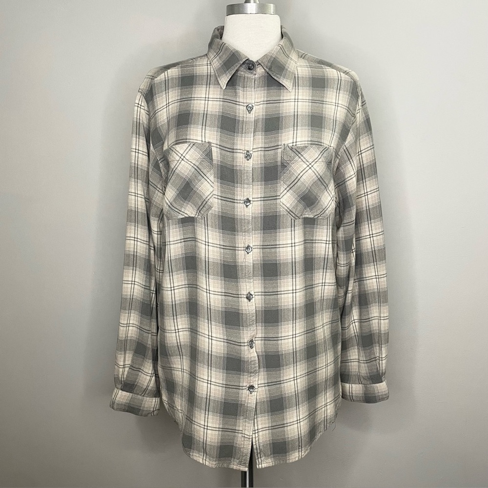Crossroads Woman Plaid Rayon Long Sleeve Button Up Shirt